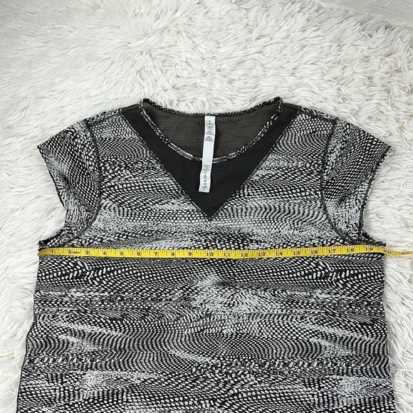 Lululemon For The Run Short Sleeve Swerve Vapor Metal Grey / Metal Grey - Picture 3 of 5